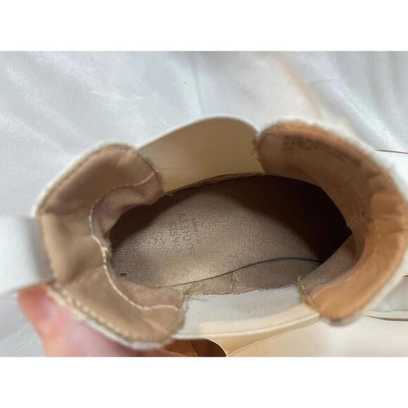 Oasis Society Chic White Chelsea Boots Size 10 - Picture 7 of 7